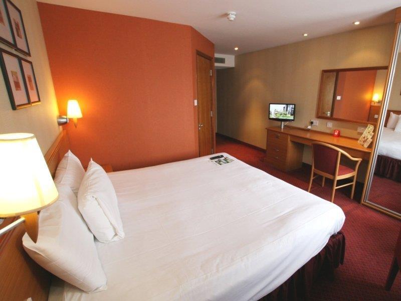 Ramada By Wyndham Cambridge Hotel Fen Drayton Exterior foto