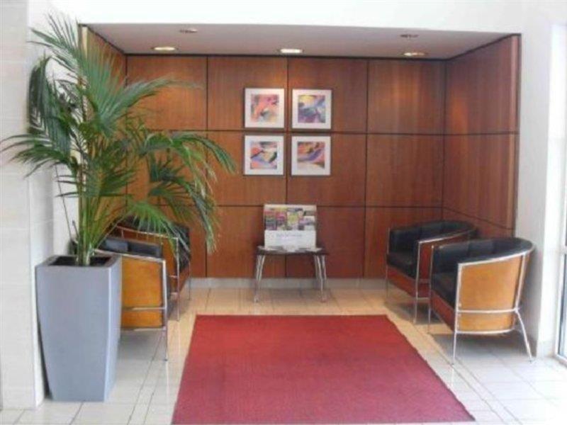 Ramada By Wyndham Cambridge Hotel Fen Drayton Exterior foto